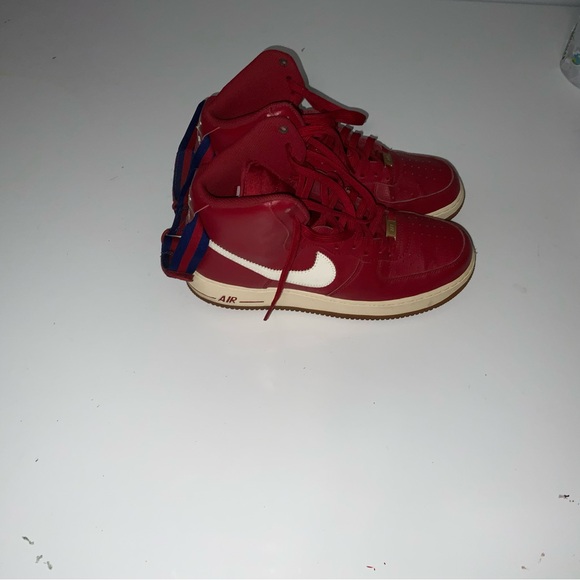 Nike Red and White Men's Athletic Shoes - Picture 3 of 7